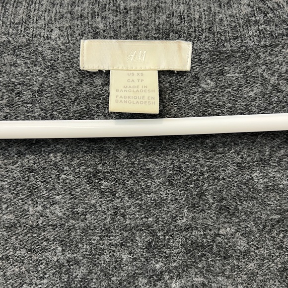 H&M cardigan - Picture 3 of 3